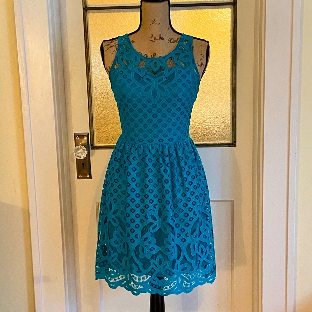Beautiful!! Teal lace overlay dress